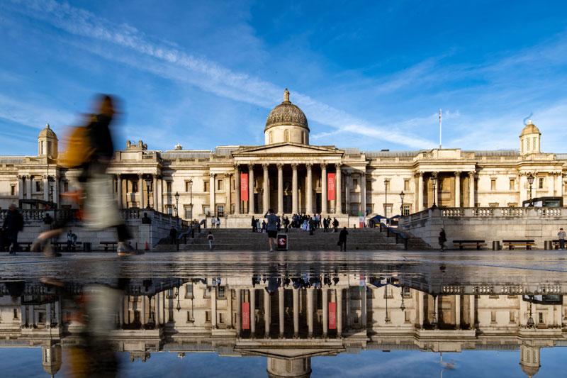 A frontal view of the National Gallery of Art in London.